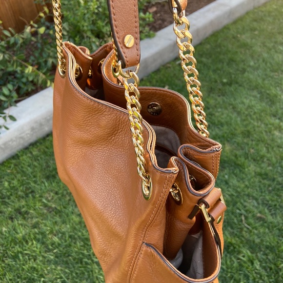 Michael Kors Shoulder Tote & Wallet - Picture 6 of 13